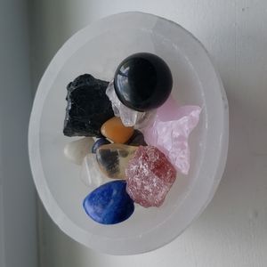 Selenite Bowl w/mix crystal